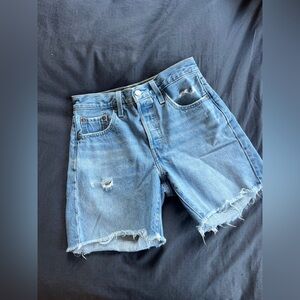 Levi’s 501 shorts, size 25